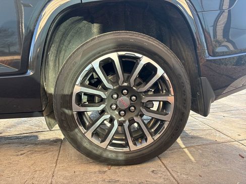 Used 2020 GMC Acadia Denali w/ Technology Package image 10