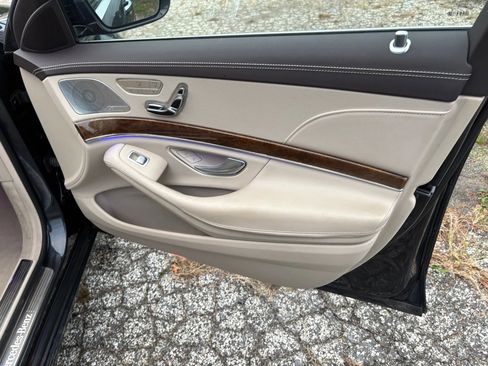 Used 2015 Mercedes-Benz S 550 S 550 4MATIC Sedan 4D image 28