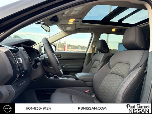 New 2025 Nissan Pathfinder SV w/ SV Premium Package image 27