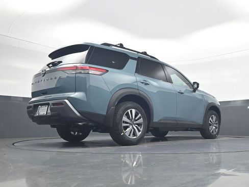 New 2026 Nissan Pathfinder SL image 17