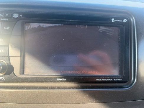 Used 2012 Toyota Sienna XLE FWD image 32