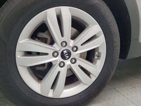 Used 2018 Kia Sportage LX FWD image 31