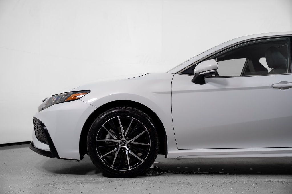 Used 2024 Toyota Camry SE FWD image 14