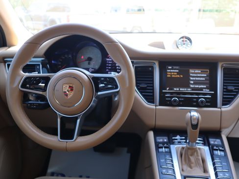 Used 2015 Porsche Macan S AWD/4WD image 13
