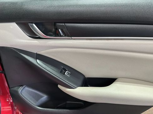 Used 2020 Honda Accord EX image 15