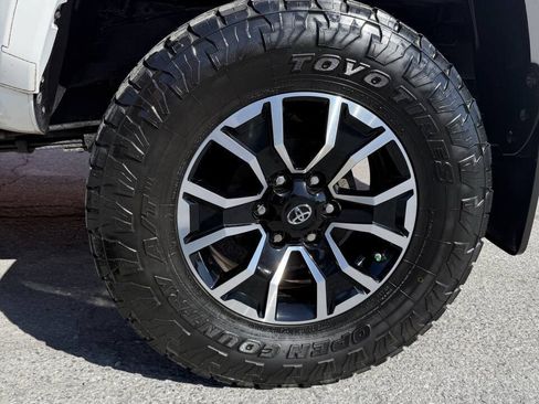 Used 2020 Toyota Tacoma TRD Sport AWD/4WD image 18