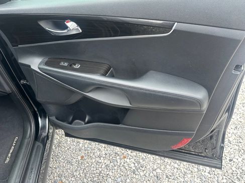 Used 2019 Kia Sorento L image 28