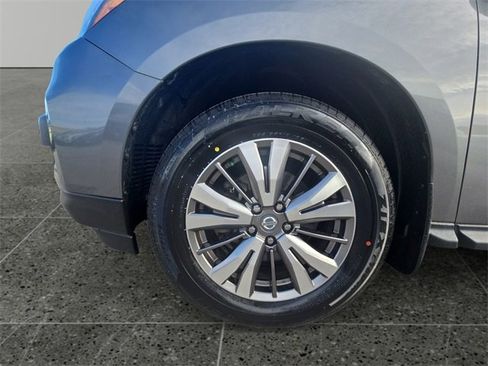 Used 2020 Nissan Pathfinder SL w/ Cargo Package image 18