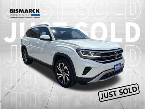 Certified 2023 Volkswagen Atlas SEL AWD/4WD image 2