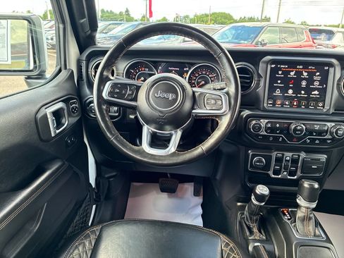 Used 2022 Jeep Gladiator Overland AWD/4WD image 18