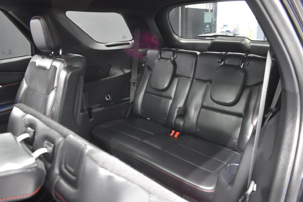 Used 2025 Ford Explorer ST AWD/4WD image 39