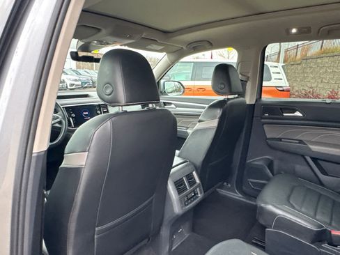 Used 2022 Volkswagen Atlas SEL Premium image 13