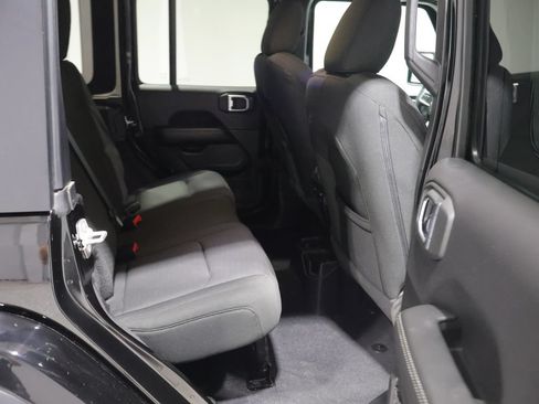 Used 2023 Jeep Wrangler Unlimited Sahara AWD/4WD image 17