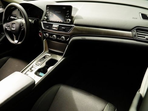 Used 2018 Honda Accord Hybrid image 11