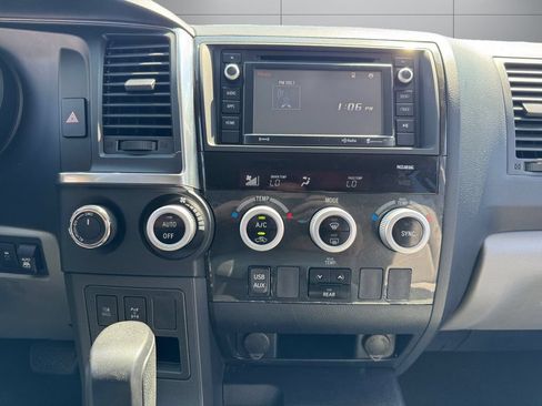 Used 2019 Toyota Sequoia SR5 AWD/4WD image 15