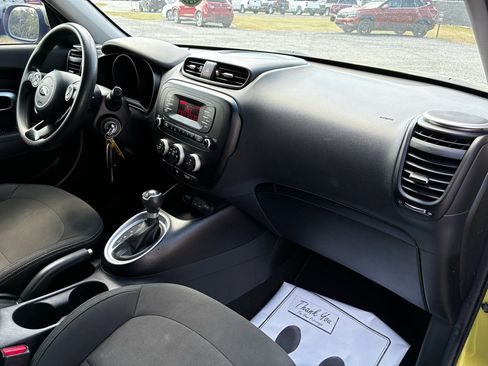 Used 2014 Kia Soul 5dr Wgn Auto Base image 13