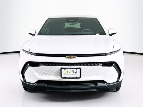 Used 2025 Chevrolet Equinox EV LT FWD image 2
