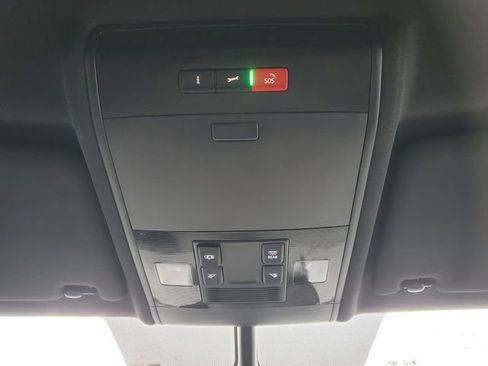 Used 2022 Volkswagen Atlas Cross Sport SE image 30