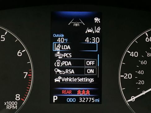 Used 2025 Toyota Corolla Cross L image 17