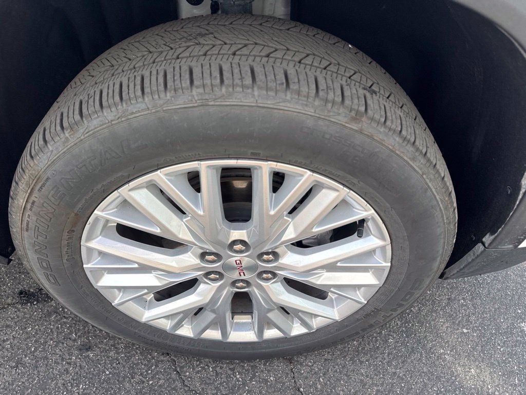 Used 2026 GMC Acadia Elevation w/ Elevation Premium Package FWD image 7