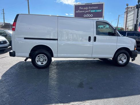 Used 2021 Chevrolet Express 2500 w/ Driver Convenience Package image 6