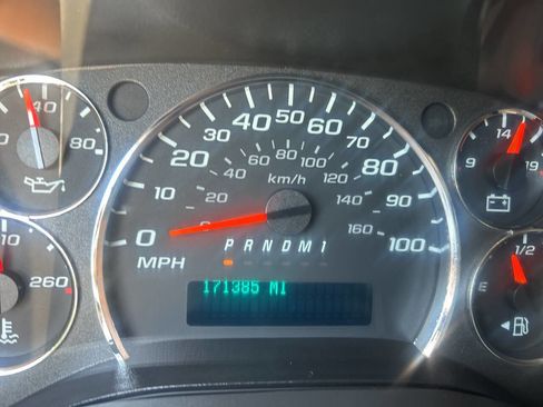 Used 2020 Chevrolet Express 2500 w/ Driver Convenience Package RWD image 13