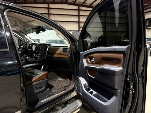 Used 2019 Nissan Titan Platinum Reserve w/ Platinum Utility Package image 25