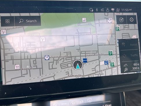 Used 2022 Audi e-tron Premium Plus w/ Premium Plus Package image 18