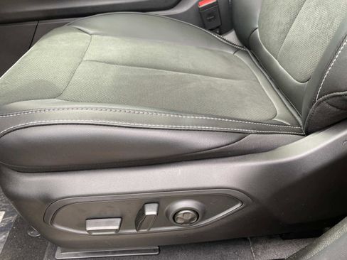 New 2026 Jeep Grand Cherokee Altitude image 10