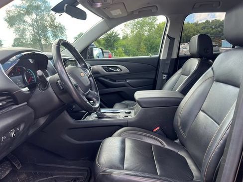 Used 2020 Chevrolet Traverse LT w/ LPO, Floor Liner Package AWD/4WD image 3