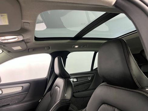 Used 2023 Volvo XC40 B5 Plus w/ Protection Package Premier image 24