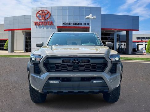 Used 2026 Toyota Tacoma TRD Off-Road AWD/4WD image 3