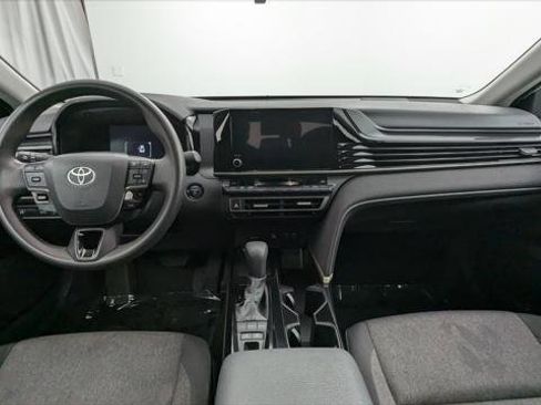 Used 2025 Toyota Camry LE image 27