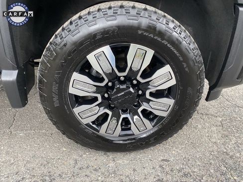 Used 2024 GMC Sierra 2500 Denali image 9