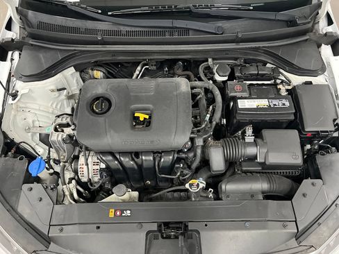 Used 2020 Hyundai Elantra SE w/ Convenience Package (C2) FWD image 24