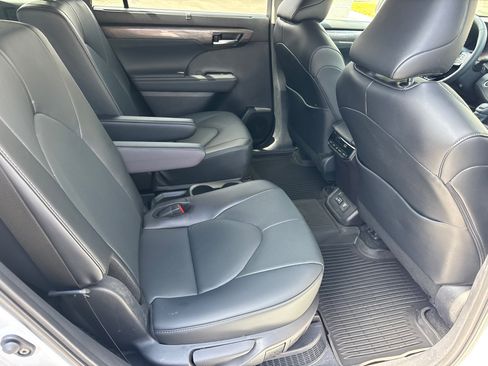 New 2026 Toyota Highlander Limited AWD/4WD image 18