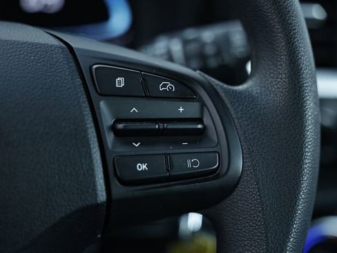 Used 2023 Hyundai Venue SE image 31