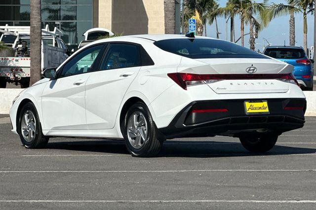 Certified 2026 Hyundai Elantra SE FWD image 6