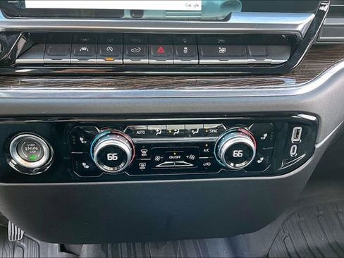 Used 2024 GMC Sierra 1500 Elevation w/ LPO, Elevation Black Package image 17