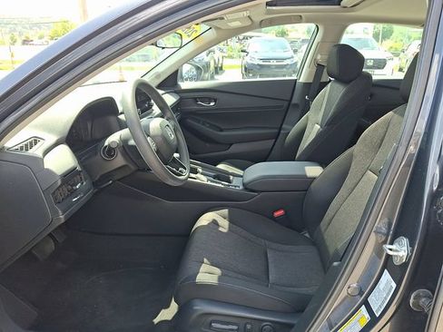 Certified 2023 Honda Accord EX image 9