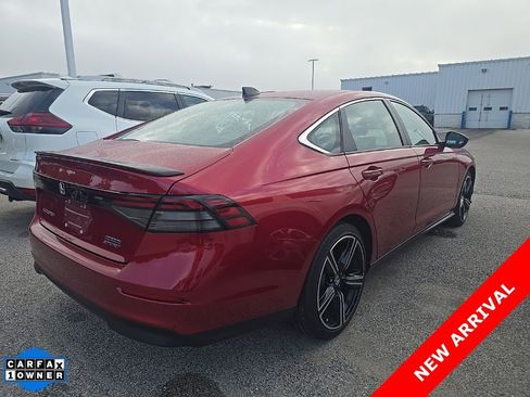 Used 2025 Honda Accord Sport image 3