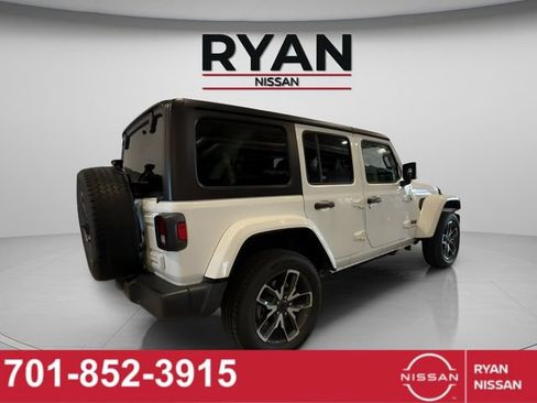Used 2024 Jeep Wrangler Unlimited AWD/4WD image 3