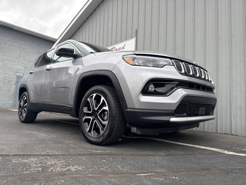 Used 2022 Jeep Compass Limited AWD/4WD image 4