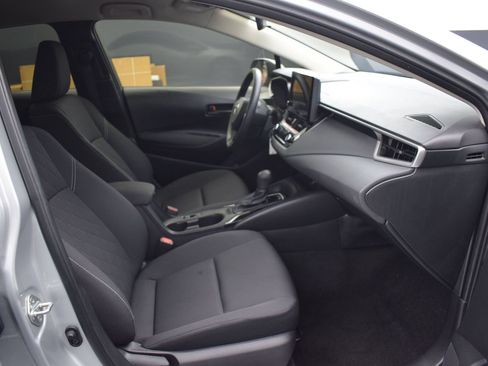 Used 2025 Toyota Corolla LE FWD image 10