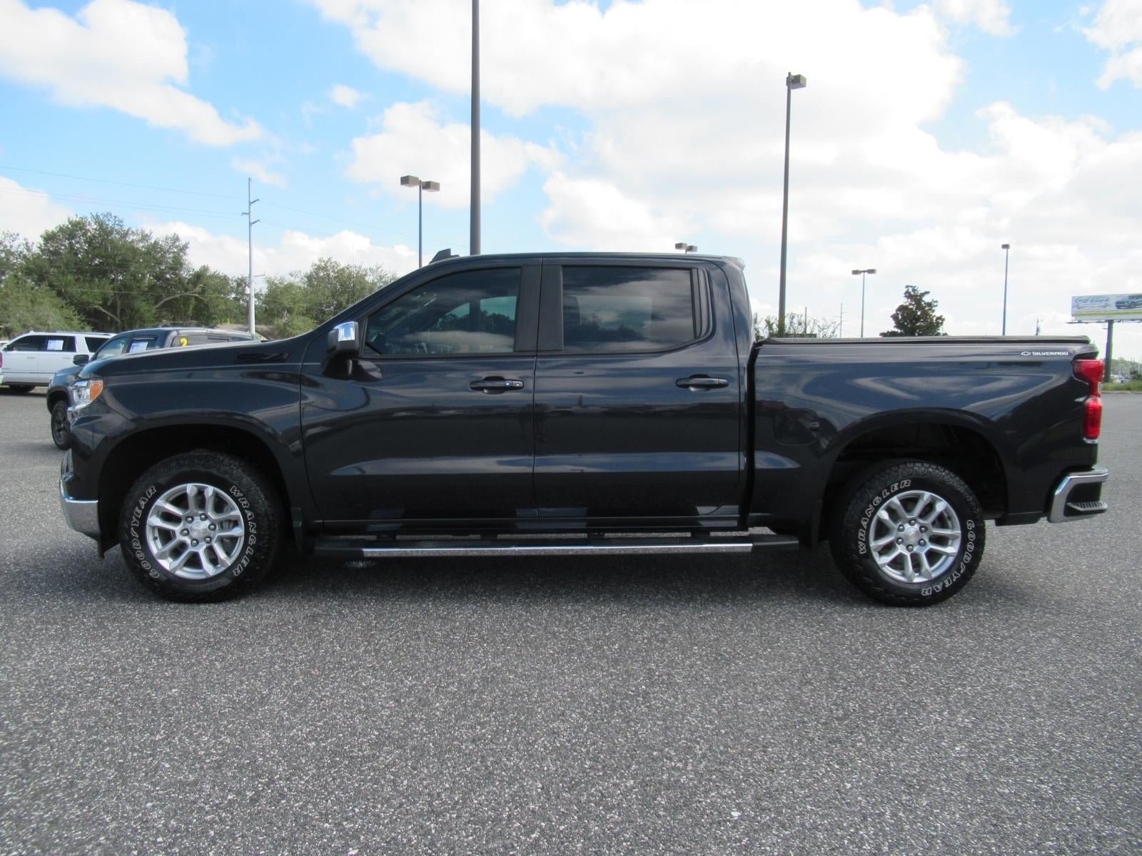 Used 2024 Chevrolet Silverado 1500 LT w/ Z71 Off-Road Package AWD/4WD image 5