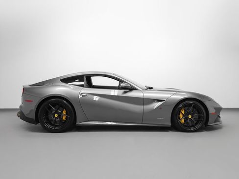 Used 2014 Ferrari F12 Berlinetta RWD image 8