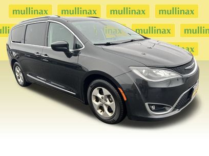 Used 2017 Chrysler Pacifica Touring-L Plus