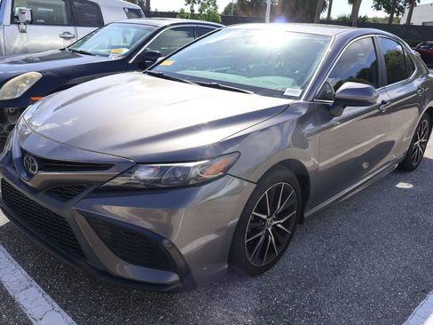 Used 2021 Toyota Camry SE FWD image 2