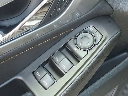 Used 2020 Chevrolet Traverse RS AWD/4WD image 23