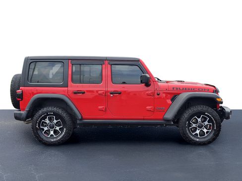 Used 2021 Jeep Wrangler Unlimited Rubicon w/ LED Lighting Group AWD/4WD image 9